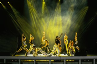 当青春散场 我们以热爱开场