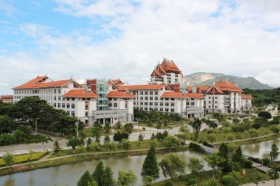 我在嘉庚 天气晴