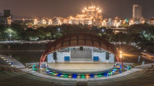 喜欢你，像星光坠入眸里