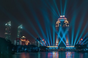 百年厦大灯光秀