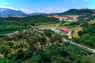 晴空缤纷&ldquo;小巨蛋&rdquo;