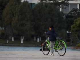 大朋友和小朋友