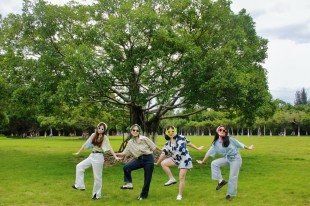 毕业照之乔装成狼外婆