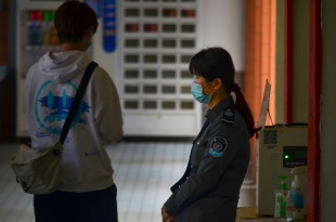 愿你眼里有光，手里有花，心有所属，我们的女神