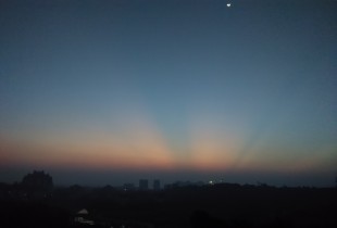 从黑暗到光明，从梦幻到现实