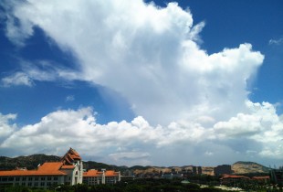 你是天边最美的云彩！