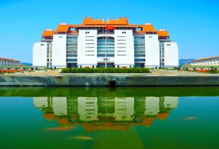 【范例】致大一逝去的时光 用梦想叫醒你的耳朵