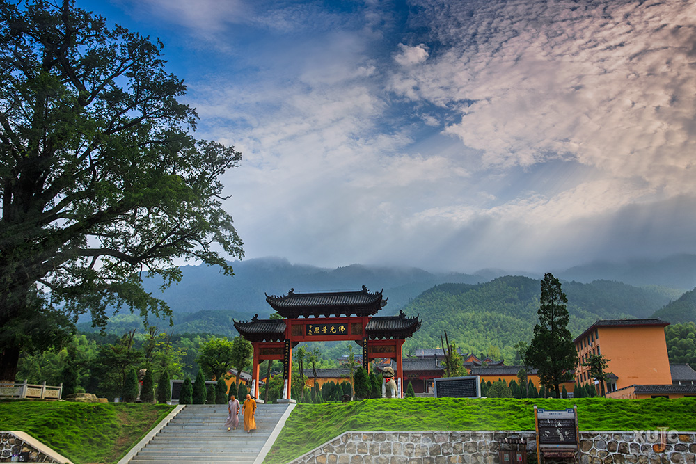 我校教师获2018首届中国·黄柏山国际摄影展勋带奖