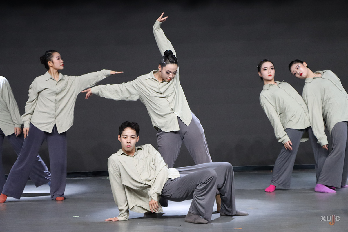 献礼二十大,展现“嘉”风采!2019级舞蹈表演专业主题毕业晚会落幕-厦门大学嘉庚学院